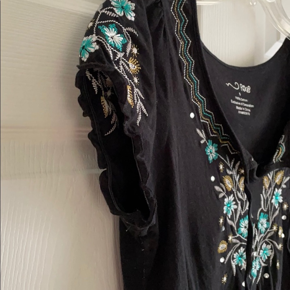 Cute Gathered Tee Shirt! - Picture 5 of 10